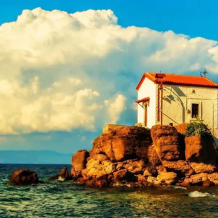 Affittacamere To Let To Kyma Skala Sikamineas 3*